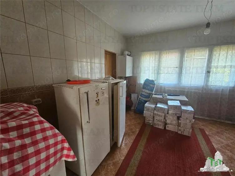 Vila spatioasa 525metri totali de inchiriat in centru Bolintin-Deal - 12