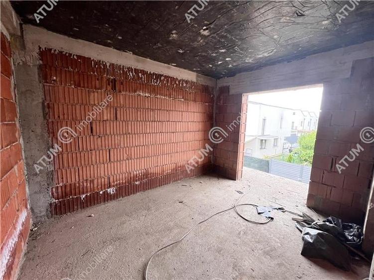 Casa cu 4 camere 2 bai si teren de 230 mp Selimbar - 10