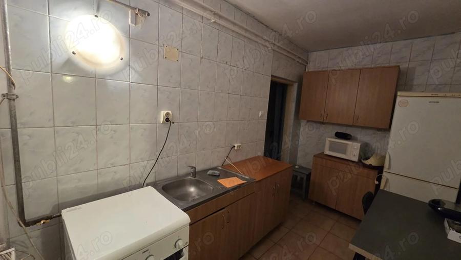 Inchiriez garsoniera casa curte sect 3 Buc - 12