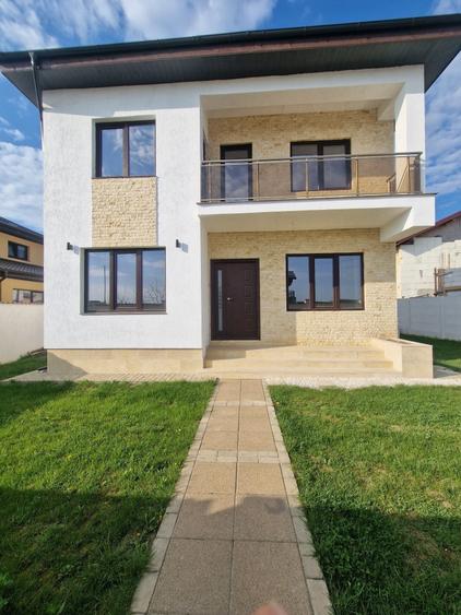 Casă cu 4 camere în Central