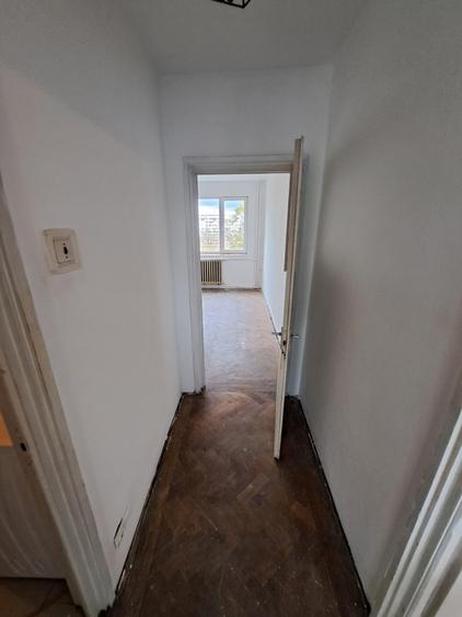 3 camere, intre Gara de Nord si Basarab, B-dul Dinicu Golescu, nr 39 - 16