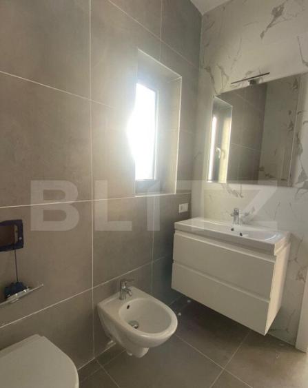 Casa spa?ioasa de vanzare, cu 4 camere, 120 mp, zona Unir - 17