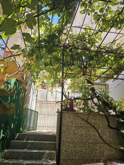 Casa situata in zona Tomis I - Trocadero, Constanta Casa situata in zona Tomis I - Trocadero, Constanta