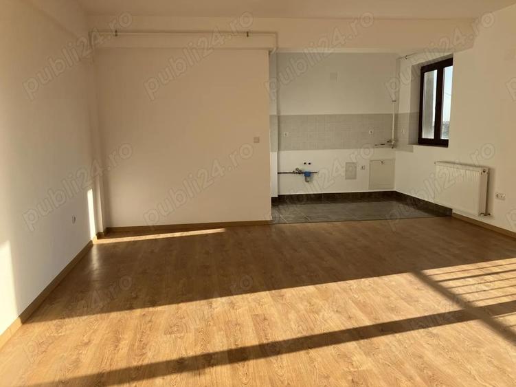 Apartament 2 Camere ! Bloc Nou ! Zona Linistita ! + Parcare Privata ! - 6