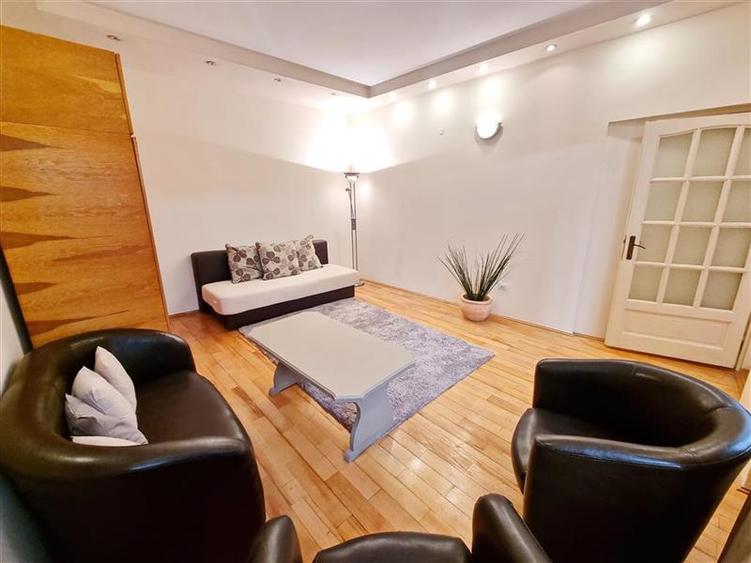 Garsoniera spatioasa de inchiriat in Centrul Istoric al Brasovului - 12