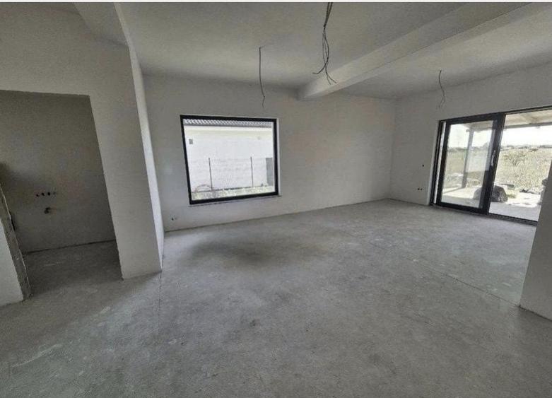Casă cu 3 camere în Central