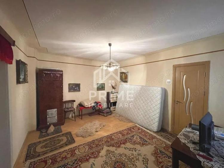 Casa cu teren generos ?i vedere superba catre mun?i Cugir - 1