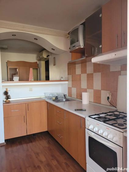 Inchiriez apartament 3 camere Rovine . Centrala termica pe gaz - 2