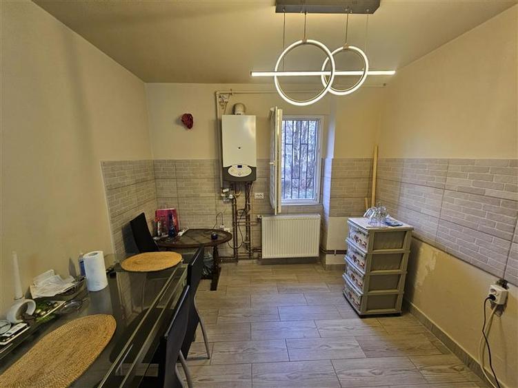 Resita, 2 Cam. Cf. 1, Renovat, Parter, Micro 1 - 6