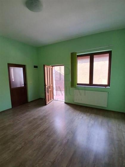 MEHALA - INDIVIDUALA - 5 CAM - 3 BAI - RENOVATA - CENTRALA - CURTE - 2