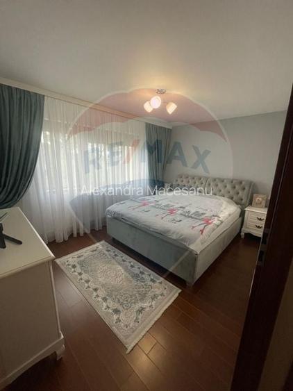 Apartament cu 3 camere de vanzare in zona Rovine