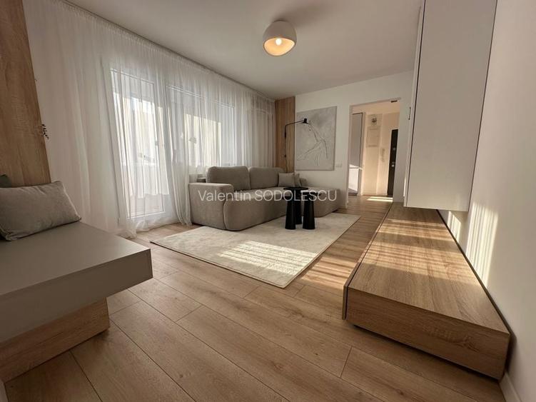 Apartament cu 3 camere semidecomandat în Circumvalațiunii Apartament cu 3 camere semidecomandat în Circumvalațiunii