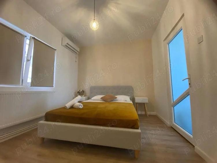 Vila 205 mp, 5 camere cu 5 bai proprii , curte . Eforie Nord - 2