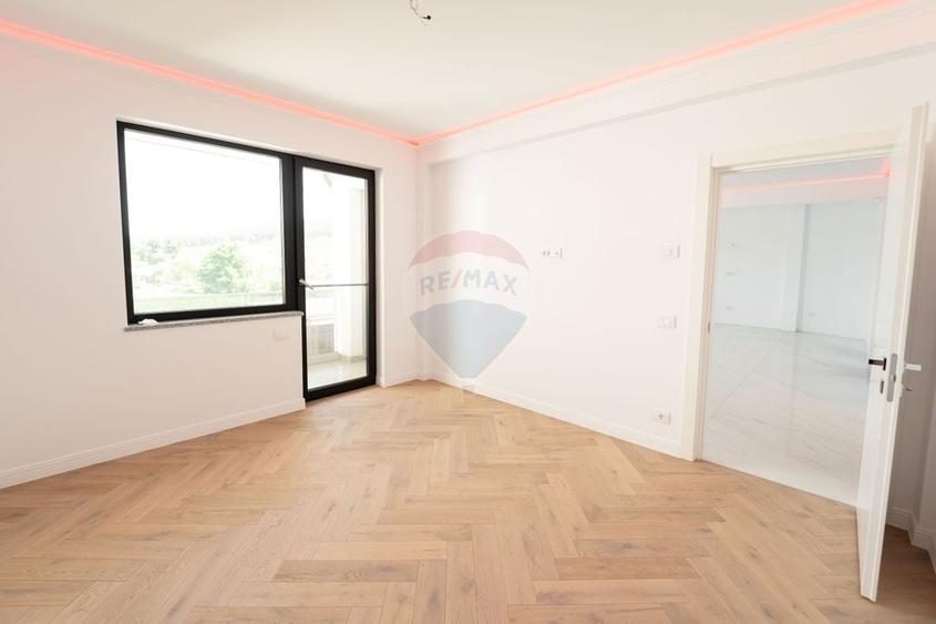 Apartament nou, 3 camere, vanzare, cartier cu paza - 24