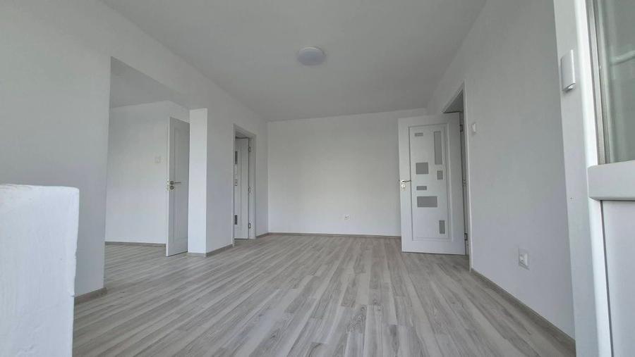 Apartament 3 camere Onesti. Super Pret! - 1