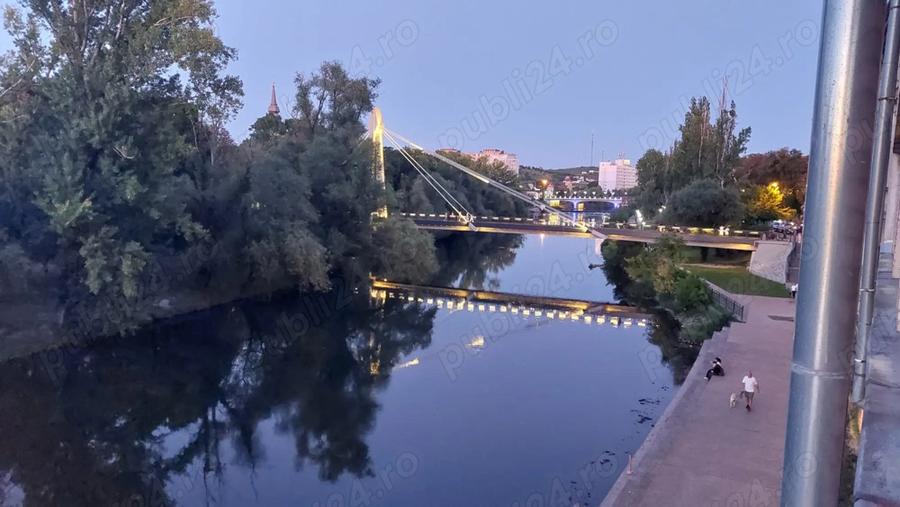 Apartament de inchiriat, 3 camere, Ultracentral, Oradea - 9