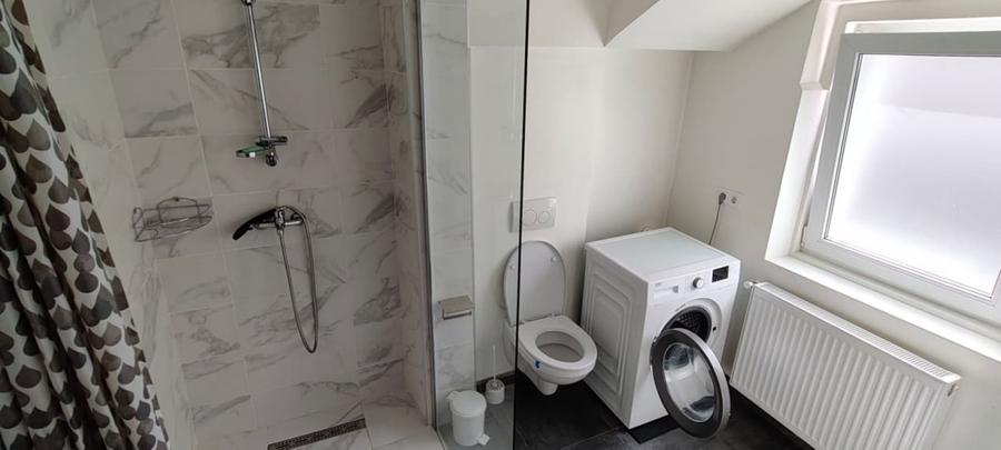 Casă individuală cu 7 camere cu Canalizare în Dârste
