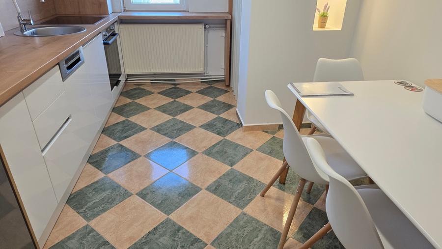 Vand apartament cu 3 camere decomandat in Deva, zona ultracentrala (Al. Neptun), - 8