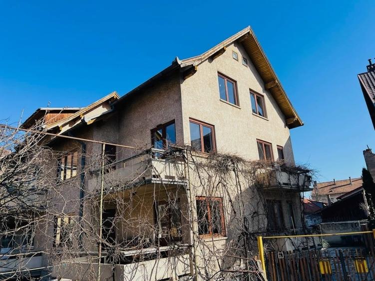 Vila generoasa in centrul istoric - 14