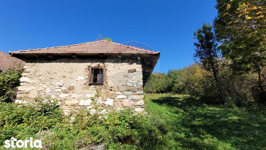 Casa din piatra la poalele Bedeleului Izvoarele, Alba - 6