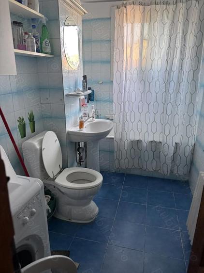 Ofer o camera spre inchiriere in zona Lipovei - 3