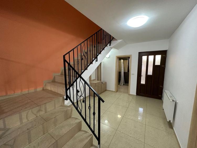 Casă / Vilă cu 4 camere de vanzare  în zona Aradului - 20