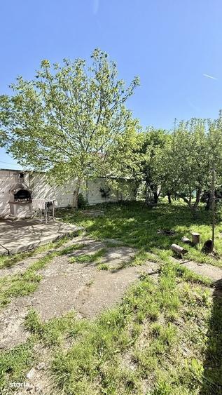 Casă cu 4 camere în Bujoreni