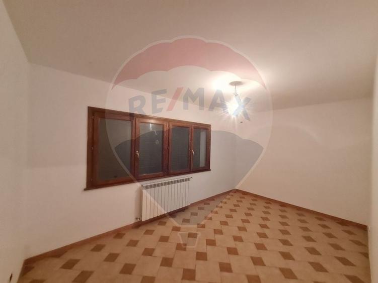 Spațiu de inchiriat in zona centrala - 1