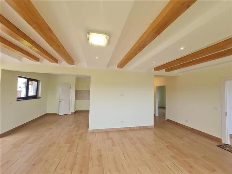 Distinctie rezedintiala pe 4 camere, 500 mp teren, Harman - 10