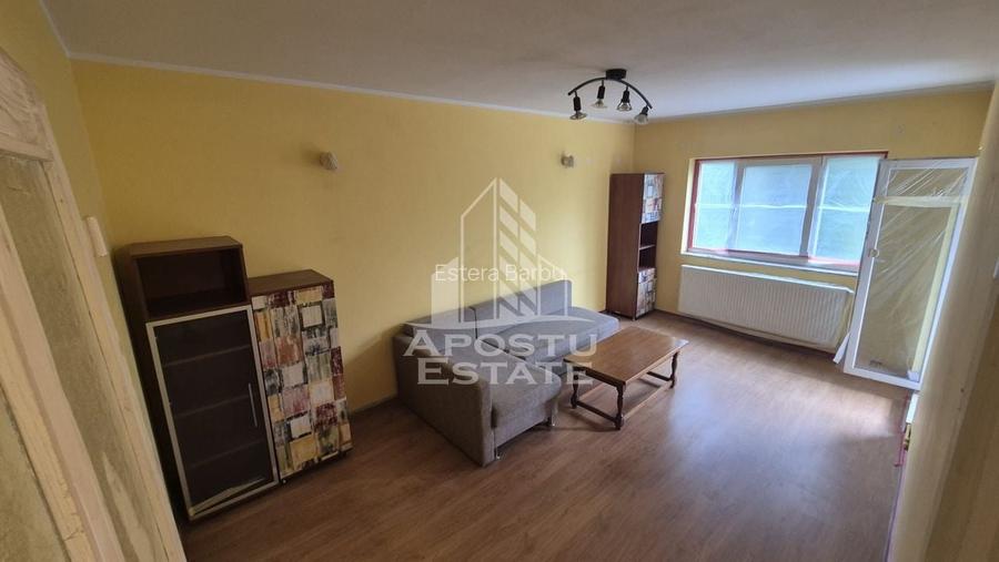 Apartament 3 camere, etaj 2/4, 2 balcoane, centrala proprie, Lipovei