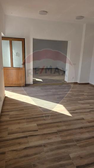Casa cu 2 camere de vanzare - 6