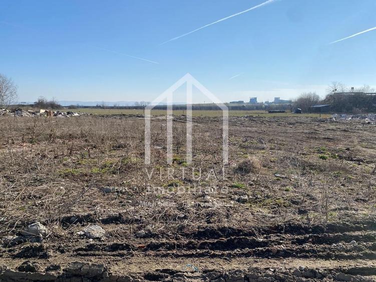 Teren intravilan si extravilan, suprafata 16,310 mp,  langa Autostrada - 7
