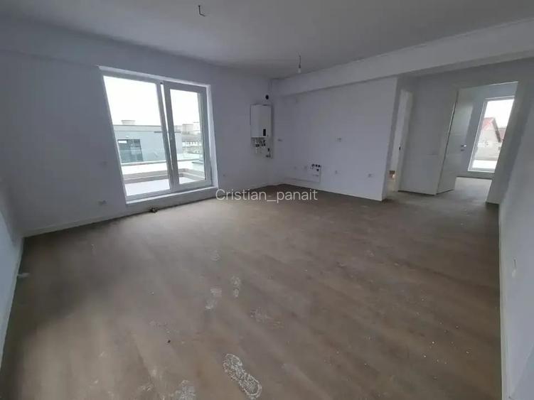 Apartament cu 3 camere semidecomandat în Dristor