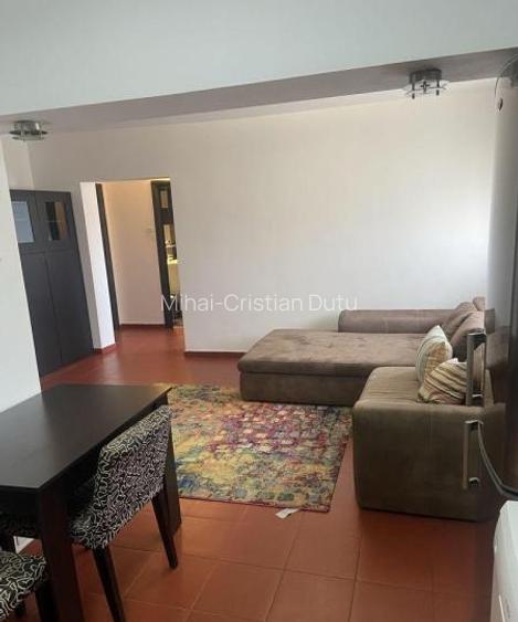 Apartament cu 3 camere semidecomandat, mobilat în Titulescu Apartament cu 3 camere semidecomandat, mobilat în Titulescu