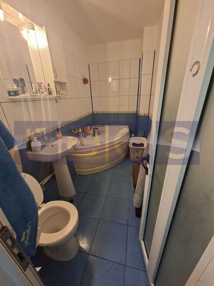 Vitan Mall  doua camere unice 6/8 - 8