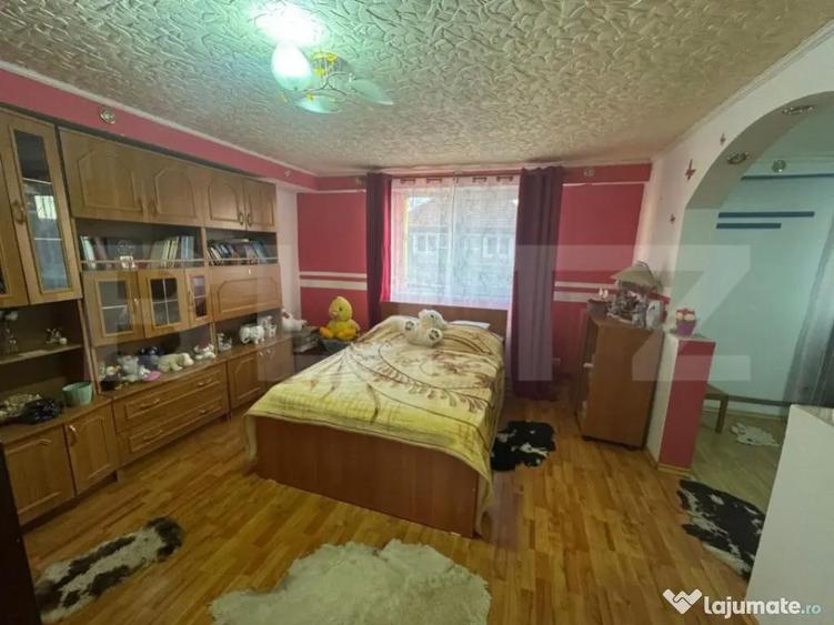 Casa de vanzare, cu 6 camere, 200 mp, zona Hotar - 3