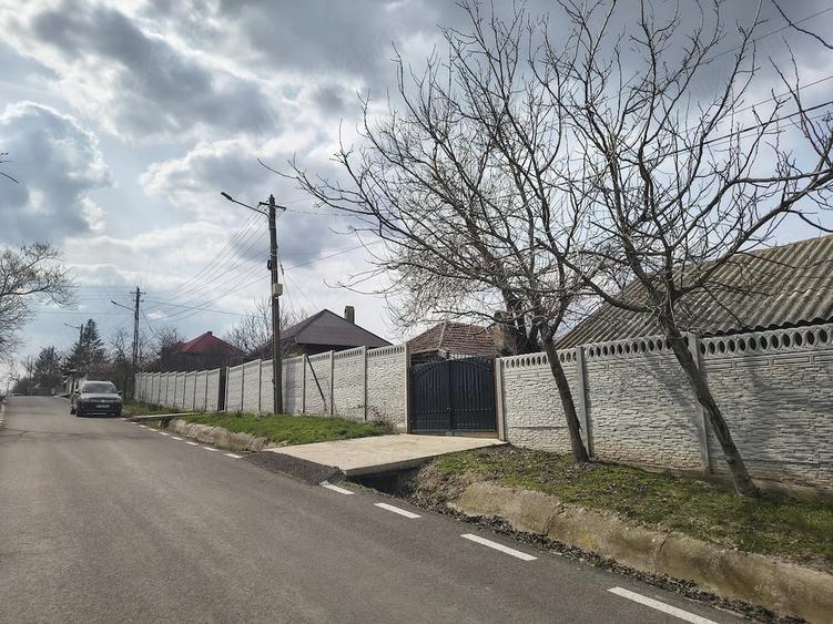 Vand casa la curte - 9