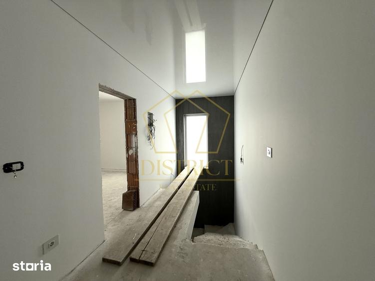 Casă cu 4 camere cu Teren 300 Mp în Săcălaz