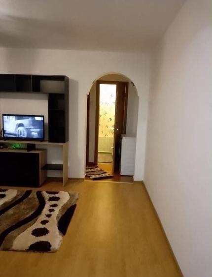 Apartament cu 2 camere semidecomandat în Micro 14