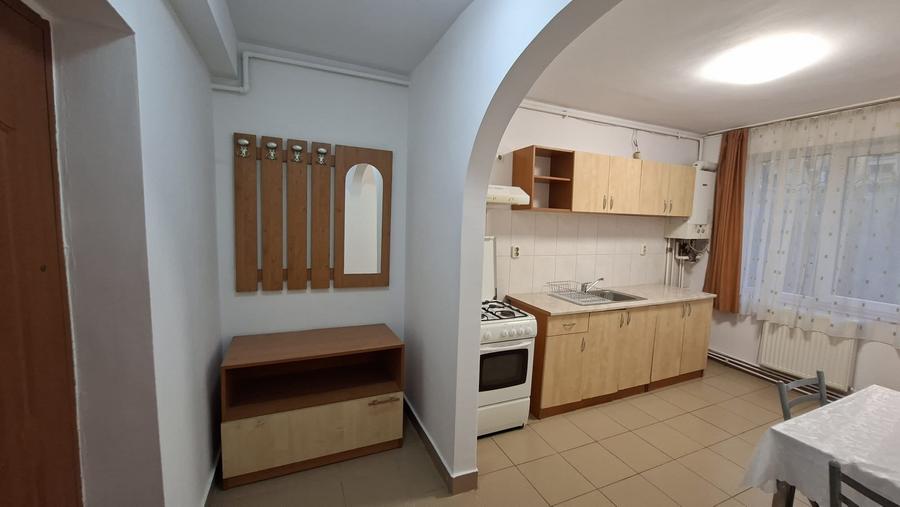 De vanzare apartament 2 cam, Tg. Mures, 7 Noiembrie Zona UMF - 8
