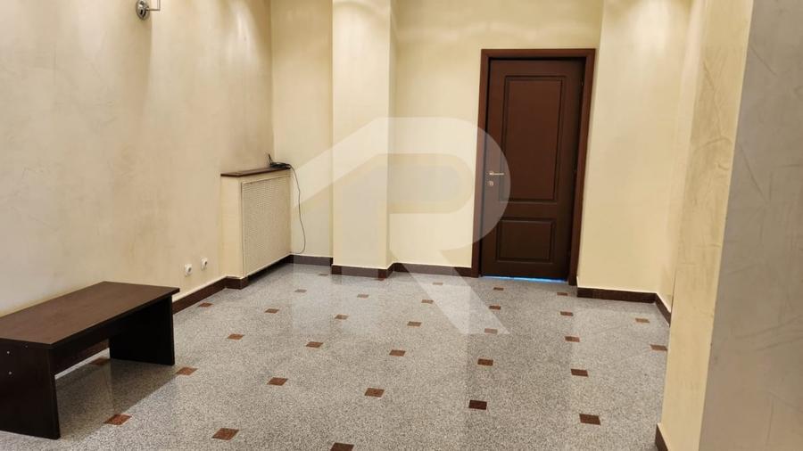 Spațiu premium birouri sau clinică, 2 corpuri, 12 parcări, lift, terasă - 7500 E - 32