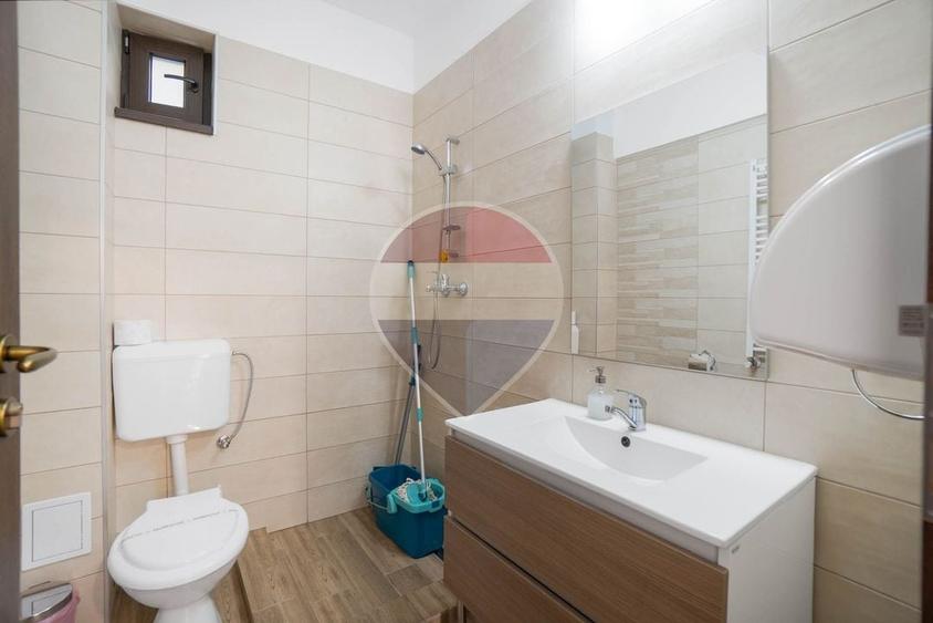 Casă individuală cu 10 camere cu Teren 947 Mp în Valea Alba