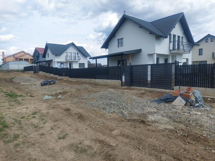 Vila din caramida la cheie in Lilieci - 1