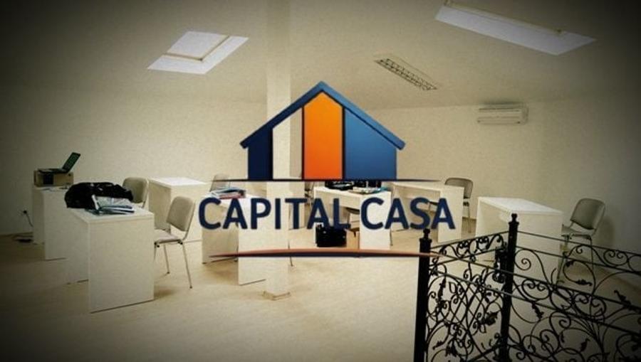 Casă cu 7 camere cu Canalizare în Crângași
