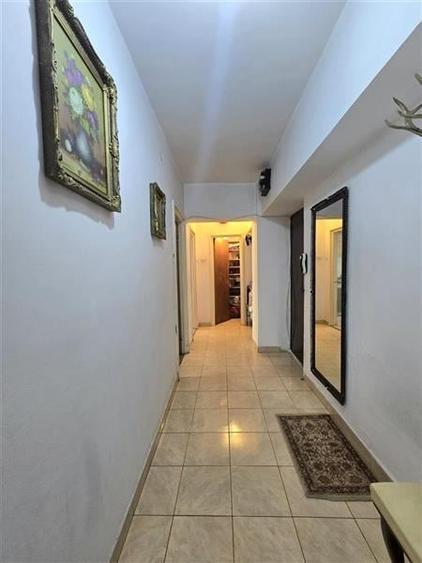 Apartament cu 3 camere decomandat în 1 Mai