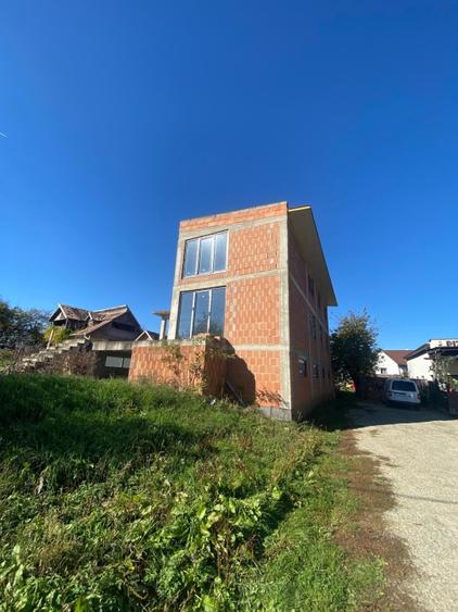 INVESTITIE! Casa 235 mp utili - 5 camere - garaj , Jucu de sus! - 2