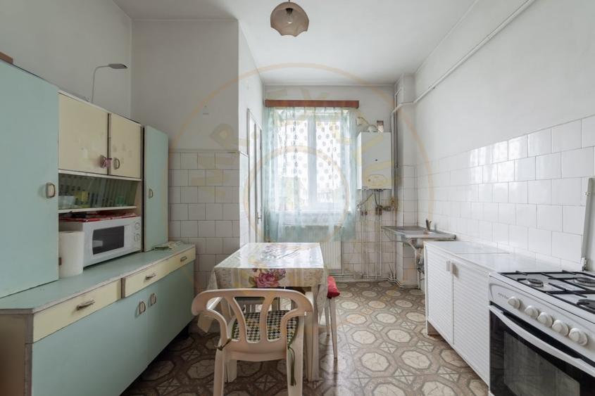 Apartament 3 camere - TRIVALE - 84 mp - Decomandat - 9