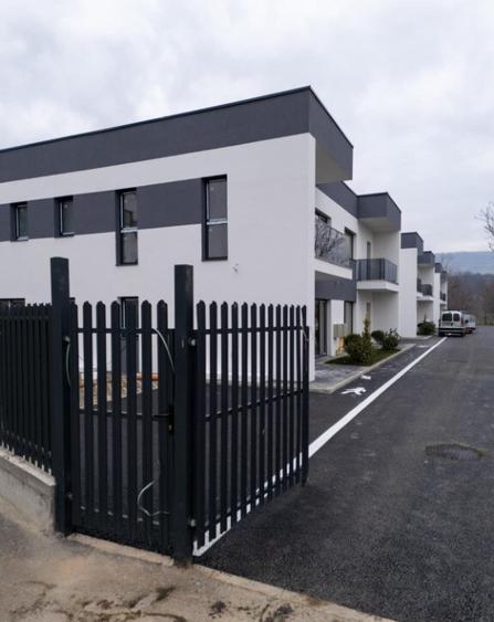 Casa duplex spa?ioasa, construc?ie noua, Flore?ti langa stadion - 10