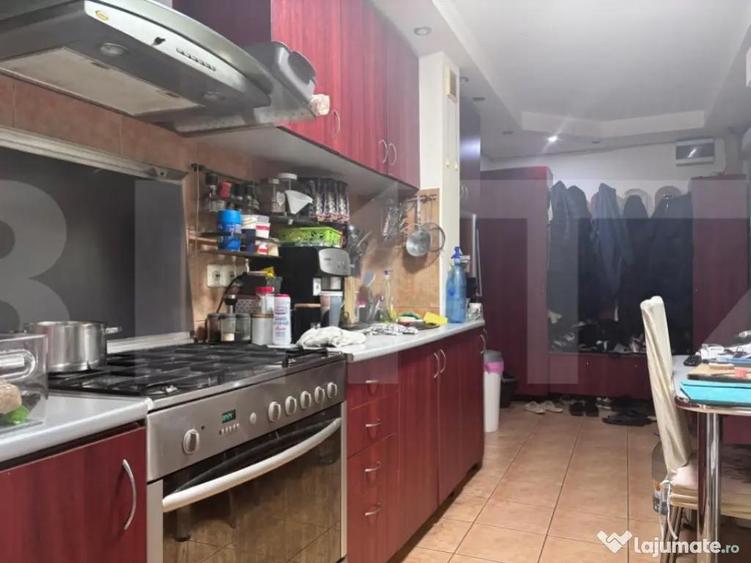 Apartament de vanzare, cu 3 camere, 55 mp, zona Lipovei - 1