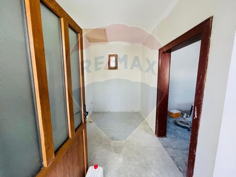 Casă / Vilă cu 6 camere de închiriat în zona Calea Dumbravii - 9